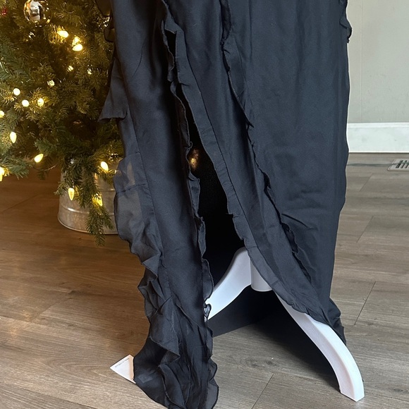 A&F Ruffle Dress - Picture 5 of 12